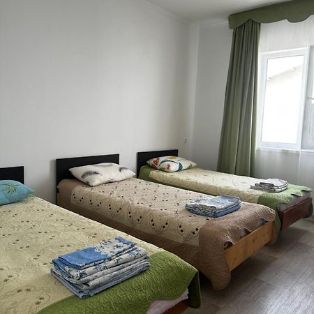 Guest House Arbat Чолпон-Ата Екстериор снимка