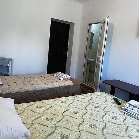 Guest House Arbat Чолпон-Ата Екстериор снимка