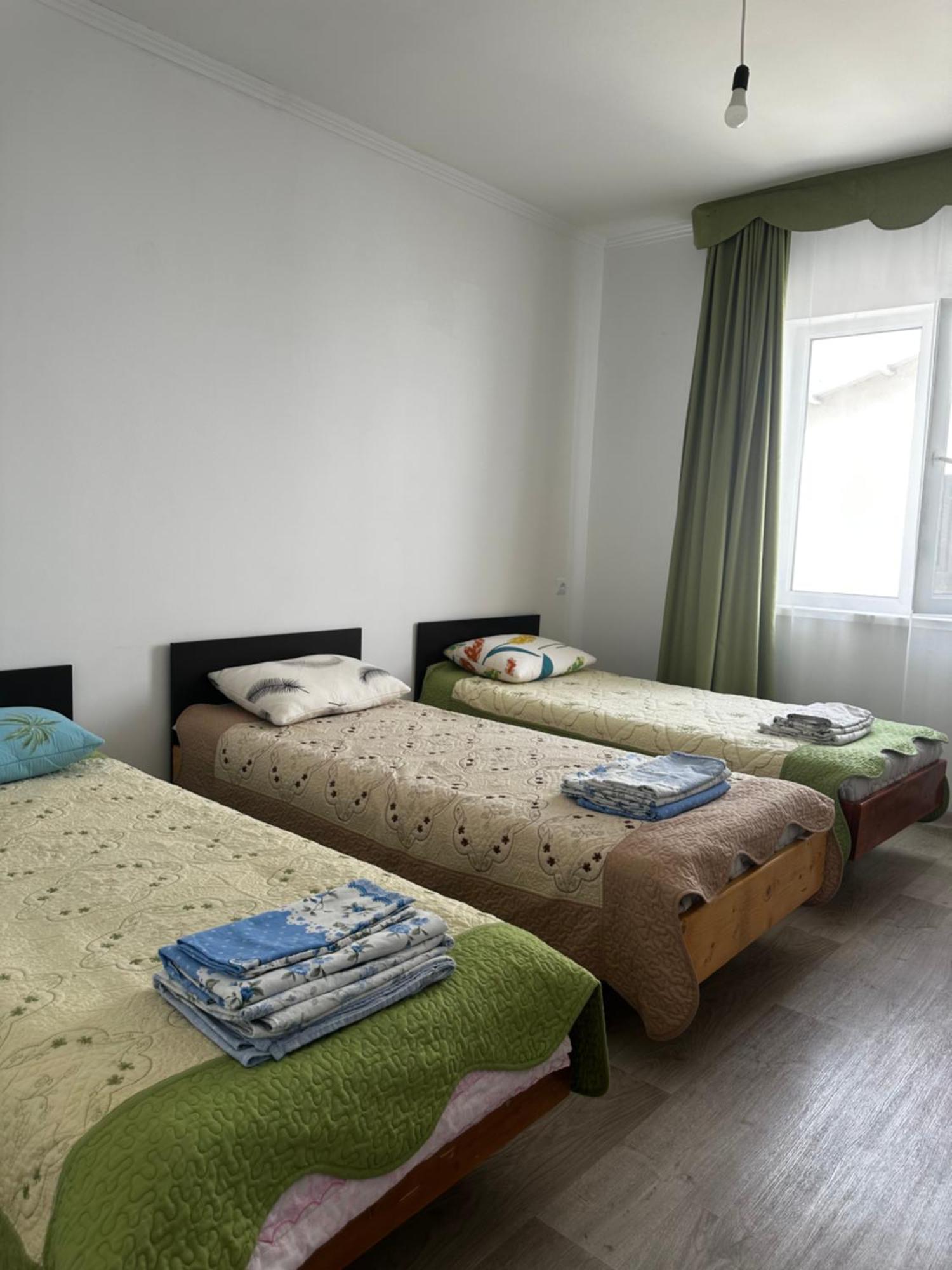 Guest House Arbat Чолпон-Ата Екстериор снимка