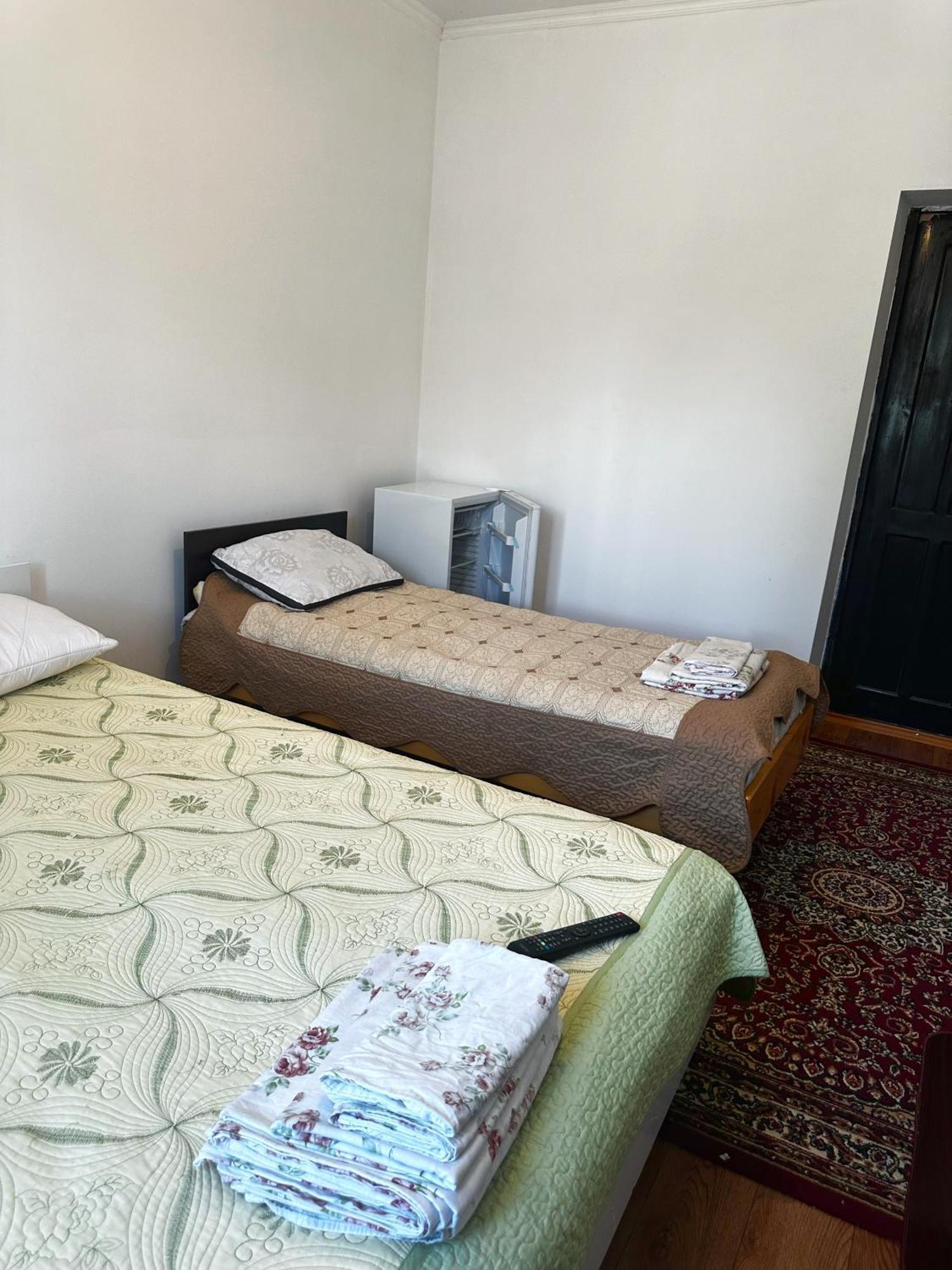 Guest House Arbat Чолпон-Ата Екстериор снимка
