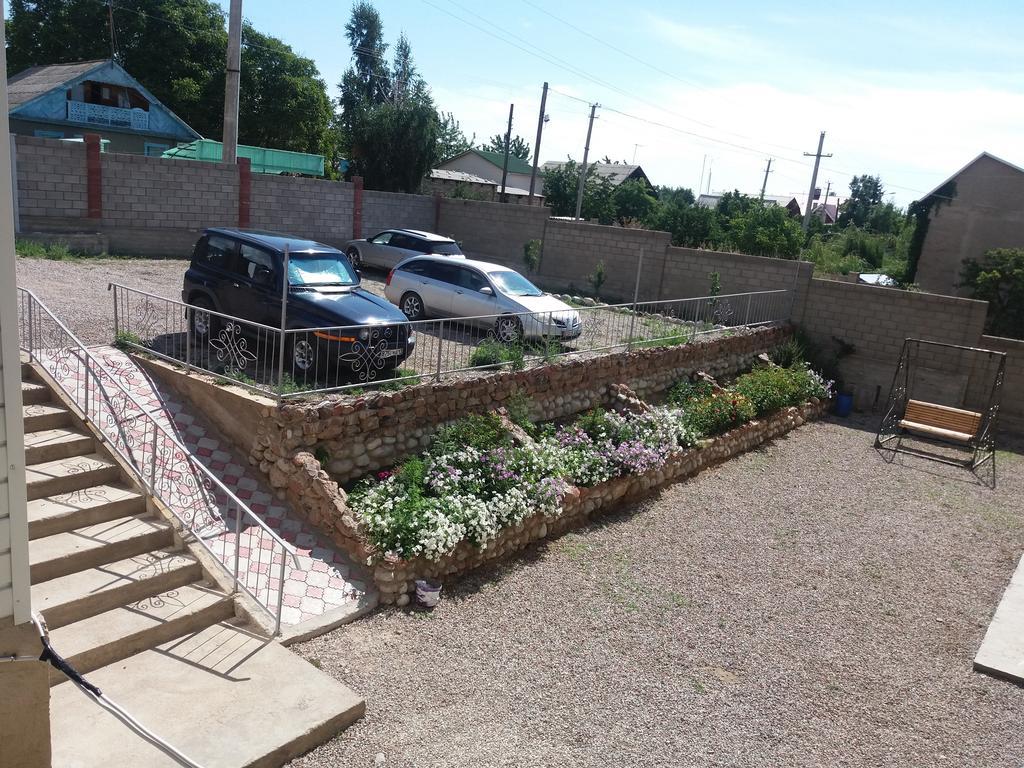 Guest House Arbat Чолпон-Ата Екстериор снимка