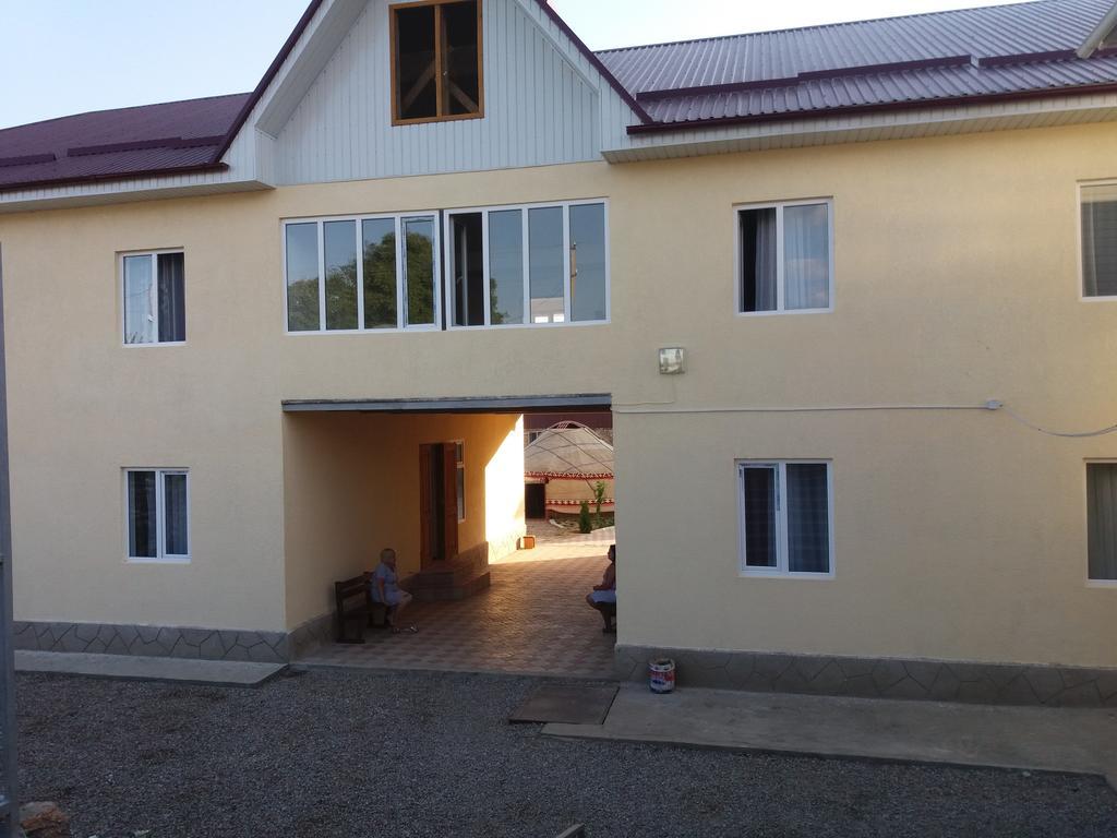 Guest House Arbat Чолпон-Ата Екстериор снимка