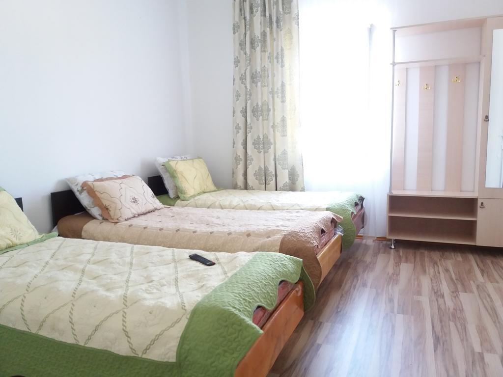 Guest House Arbat Чолпон-Ата Екстериор снимка