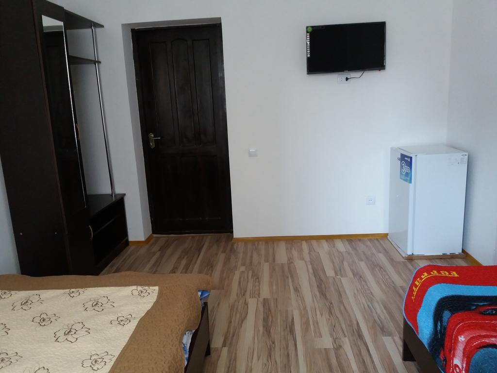Guest House Arbat Чолпон-Ата Екстериор снимка