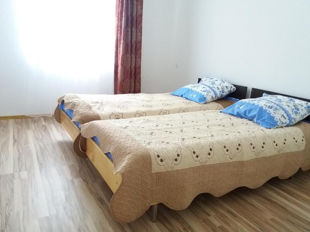 Guest House Arbat Чолпон-Ата Екстериор снимка