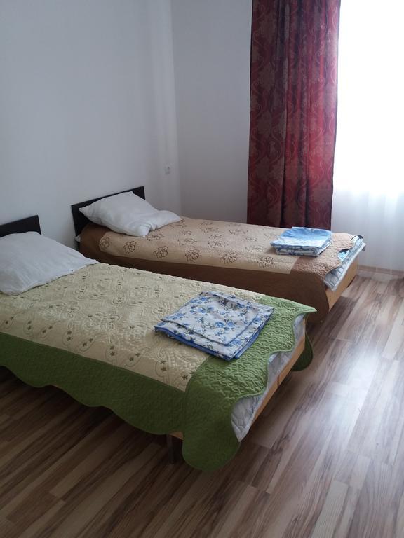 Guest House Arbat Чолпон-Ата Екстериор снимка