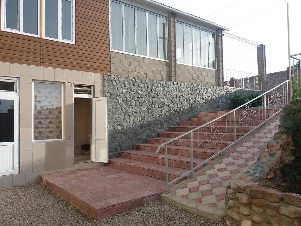 Guest House Arbat Чолпон-Ата Екстериор снимка